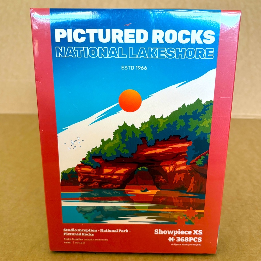 Pictured Rocks National Lakeshore by Studio Inception Showpiece puzzle 368 piece
